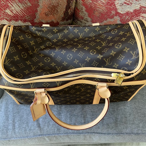 Louis Vuitton Dog Carrier - Picture 9 of 14